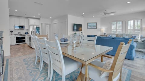 Villas at Sunset Beach B201 Dining Area