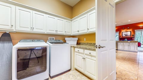 Mud/Laundry Room off of Kitchen