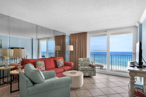 Beachcrest 702 Living area