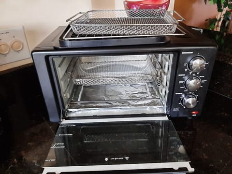 Air fryer, microwave, grill upstairs, full size oven in the bottom level