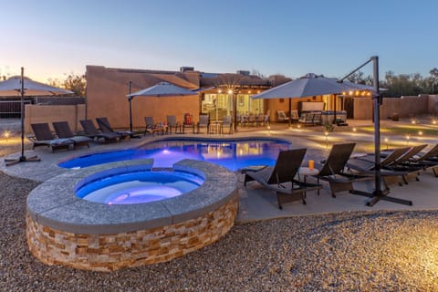 SCOTTSDALE DYNAMITE DELIGHT is a beautiful 8 BR, 5 BA home that sleeps 22 and has resort amenities.