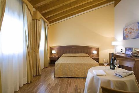 Minibar, in-room safe, desk, soundproofing