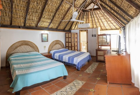 Premium Cabin, 1 Bedroom, Kitchenette, Beachfront | Bed sheets