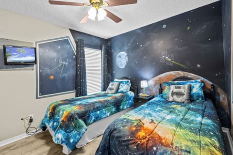 Bedroom #4  Star Wars room - two twins with ceiling fan & TV