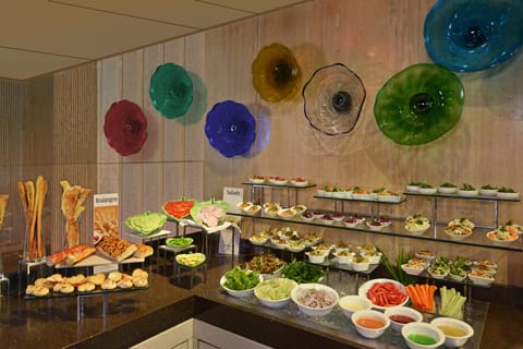 Daily buffet breakfast for a fee