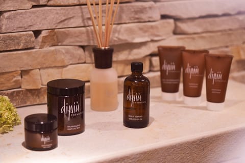 Couples treatment rooms, sauna, hot tub, steam room, Turkish bath