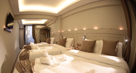 Minibar, in-room safe, blackout drapes, soundproofing