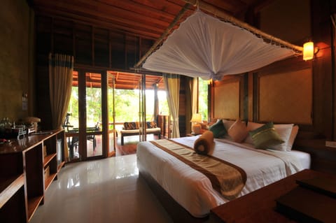 Minibar, in-room safe, free cribs/infant beds, free WiFi