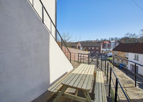 Osborne House, Whitby - Host & Stay