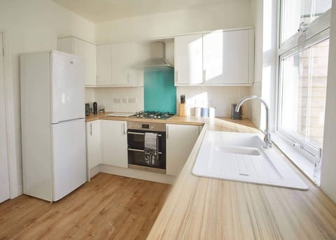 Osborne House, Whitby - Host & Stay