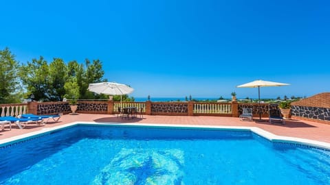 Villa Martín Nerja by Ruralidays