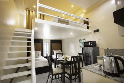 Junior Room | Living area | 32-inch LED TV with satellite channels, TV