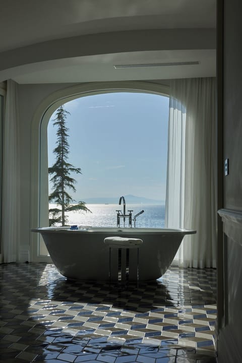 Suite, Sea View, Corner | Egyptian cotton sheets, premium bedding, down comforters