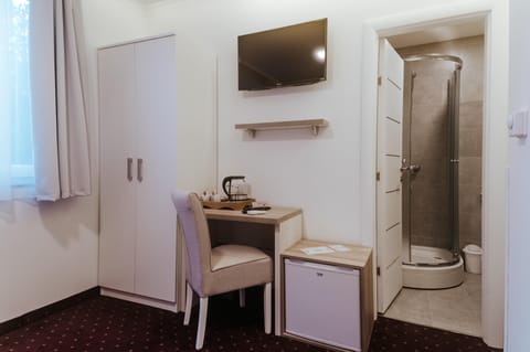 Superior Double or Twin Room | Bathroom | Shower, hair dryer, slippers, towels