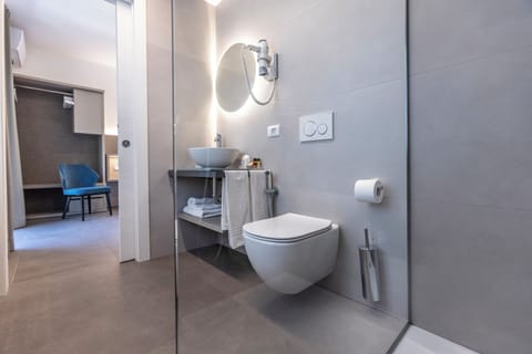 Comfort Double Room | Bathroom | Shower, hair dryer, towels, soap