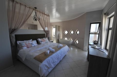 Double or Twin Room | WiFi (free), bed sheets