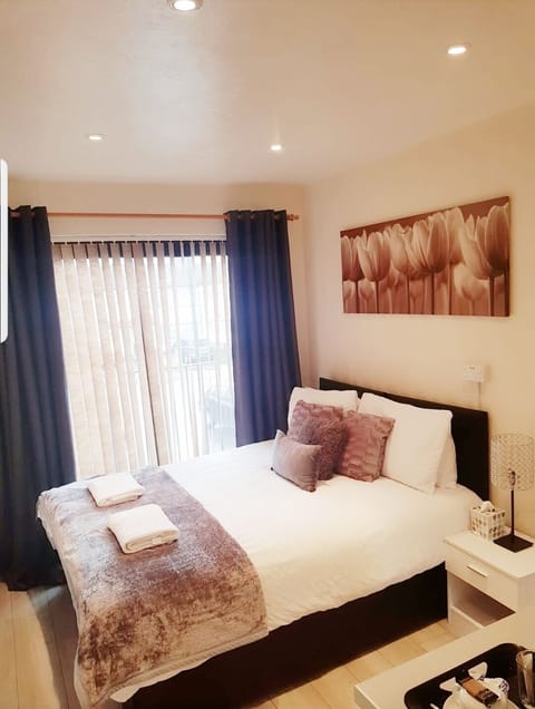 Classic Double or Twin Room, Shared Bathroom | 1 bedroom