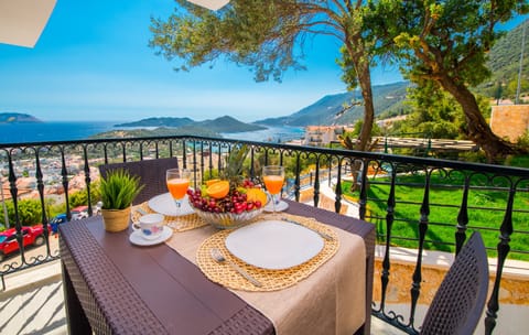Standard Suite, 1 Double Bed with Sofa bed, Balcony, Partial Sea View | Balcony view