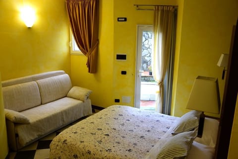 1 bedroom, premium bedding, in-room safe, desk
