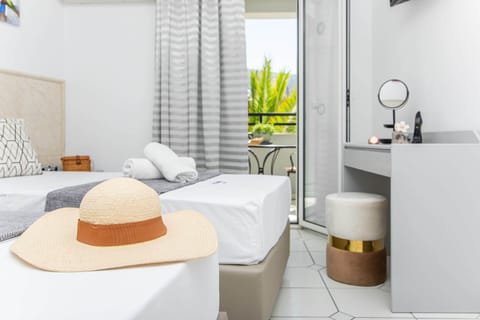 Standard Studio (Triple) | Desk, iron/ironing board, free cribs/infant beds, free WiFi