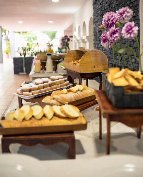 Free daily cooked-to-order breakfast