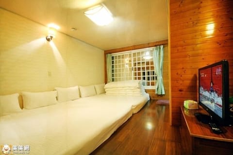 Comfort Room | Desk, free WiFi, bed sheets