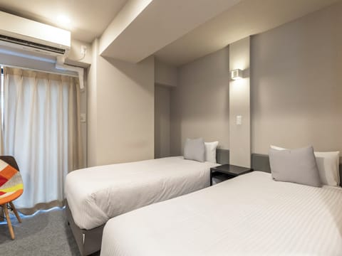 Twin Room | Desk, soundproofing, free WiFi, bed sheets