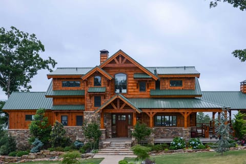 Edgemont Vacation Rental | 5BR | 5.5BA | 3,604 Sq Ft | Access via Stairs
