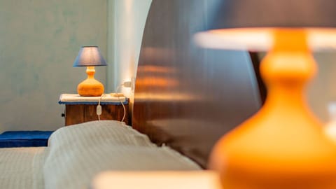 Double or Twin Room | Minibar, individually decorated, individually furnished, desk