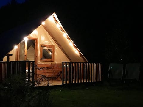 Family Tent, 2 Bedrooms, Non Smoking, Hill View | Individually decorated, individually furnished, bed sheets