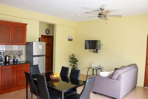 Living/Dining Area