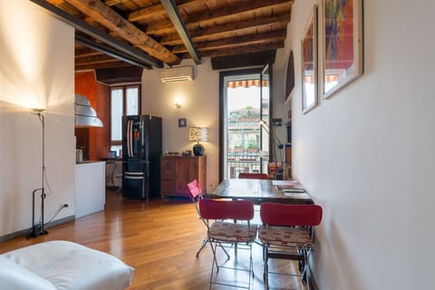 Apartment, 1 Bedroom | In-room dining