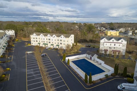 Exterior - Edge Water Community