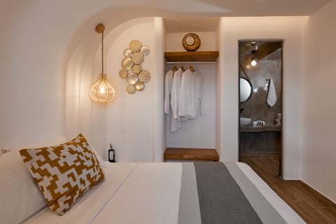 Family Suite, Jetted Tub | Minibar, in-room safe, individually decorated, individually furnished