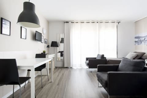 Executive Studio | Living room