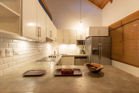 Modern, bright kitchen
