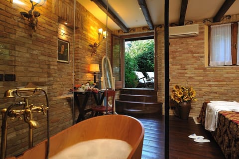 Minibar, in-room safe, desk, soundproofing