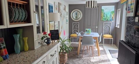 Welcome to our cottage + gallery!