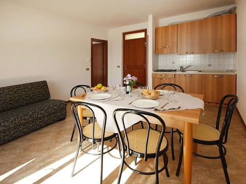 Room, Dining Room, Property, Furniture, Table, Floor, Interior Design, Building, House, Hardwood