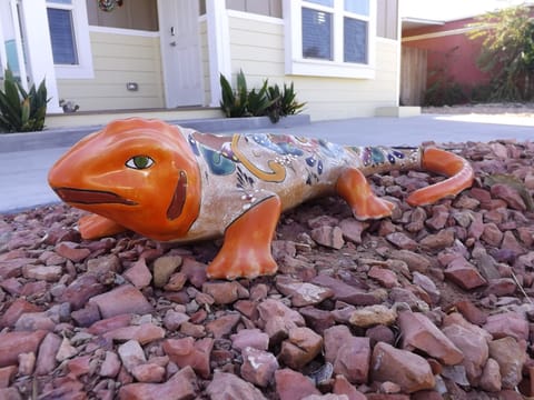 The Gecko welcomes you.