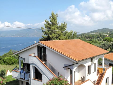 Property, Roof, House, Real Estate, Home, Building, Cottage, Villa, Sky, Land Lot
