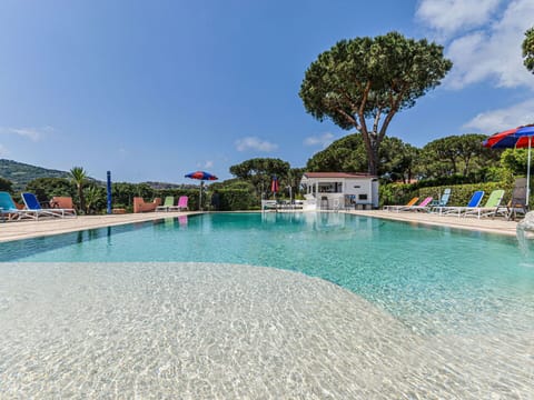 Cloud, Water, Sky, Property, Plant, Swimming Pool, Building, Window, Azure, Blue
