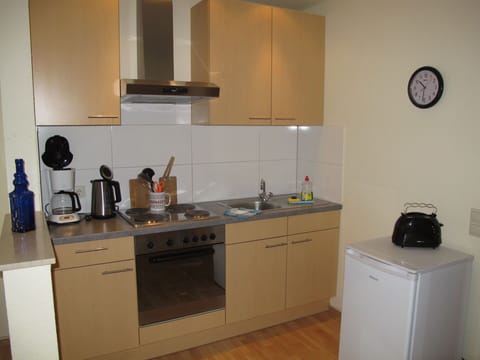 Cabinetry, Kitchen Sink, Countertop, Sink, Kitchen Appliance, Kitchen Stove, Tap, Kitchen, Home Appliance, Wood