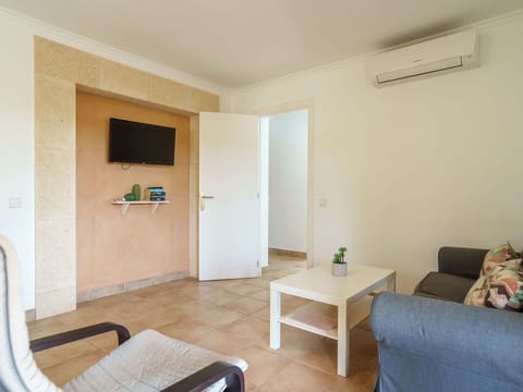 Furniture, Table, Property, Chair, Wood, Shade, Sky, Interior Design, Tree, Floor