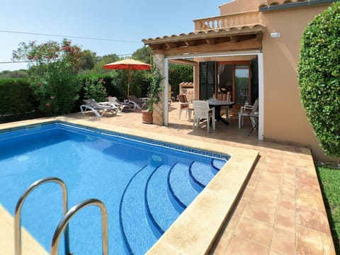 Swimming Pool, Property, Building, Real Estate, House, Home, Villa, Backyard, Tile, Estate