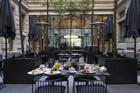 Lunch and brunch served