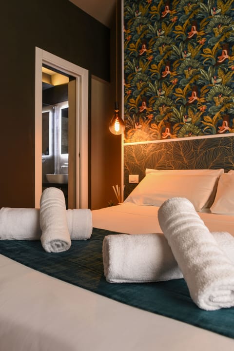 Double Room, Private Bathroom | Premium bedding, down comforters, Select Comfort beds, minibar