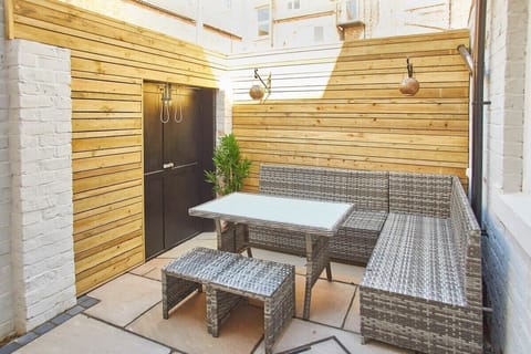 Simba House, Saltburn-by-the-Sea - Host & Stay