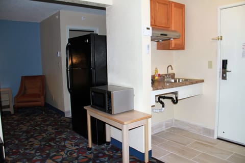 39-inch flat-screen TV with cable channels, TV, iPod dock