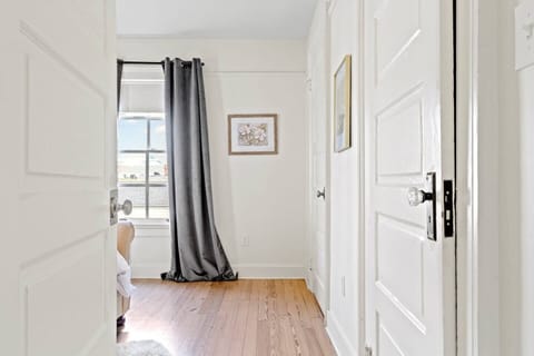 Main bedroom with ensuite bathroom |Third Bedroom